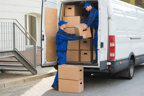 Careful packing and loading for a home move in Turnpikelane